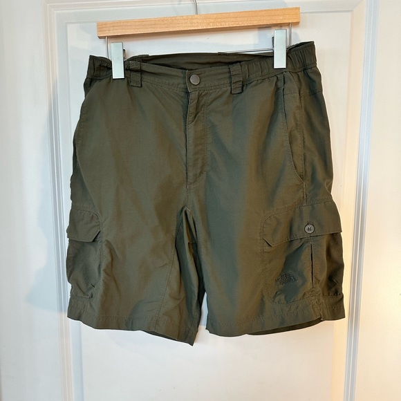 The North Face Army Green Lightweight Cargo Hiking Short, size Small - Picture 8 of 9